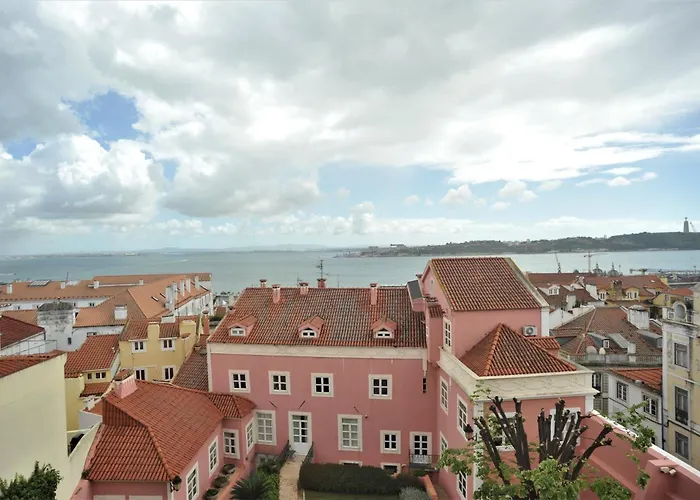 Santos - Upper Loft With River View *