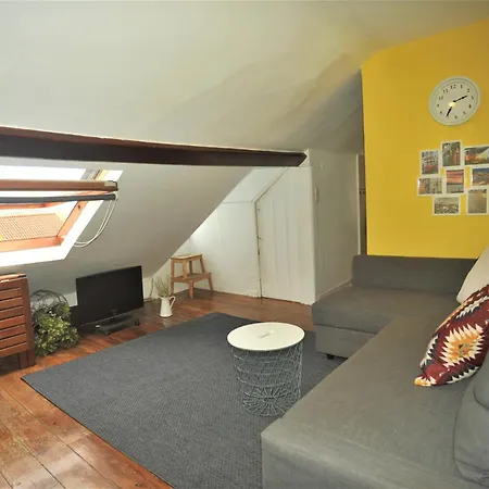 Santos - Upper Loft With River View